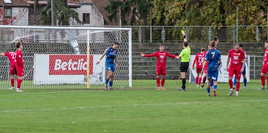 Dwóch rannych i pat na Agrykola zdjęcie nr 338002