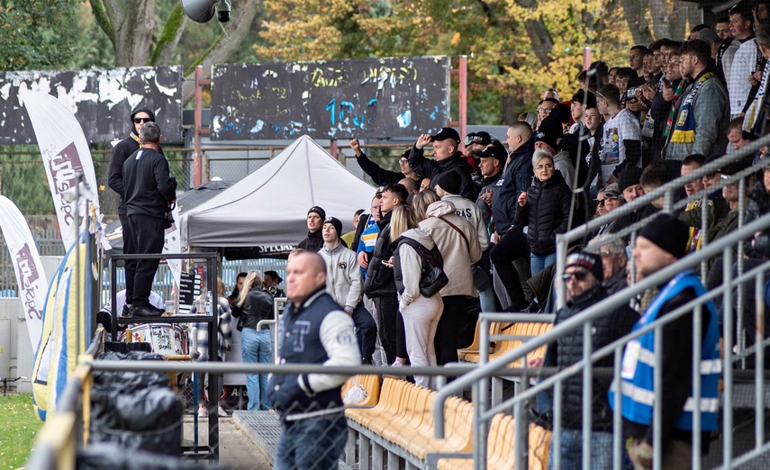 Dwóch rannych i pat na Agrykola zdjęcie nr 338003