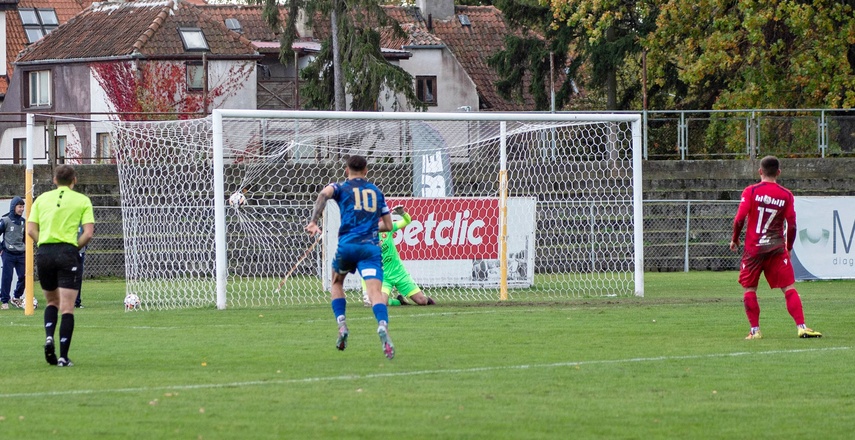 Dwóch rannych i pat na Agrykola zdjęcie nr 338004