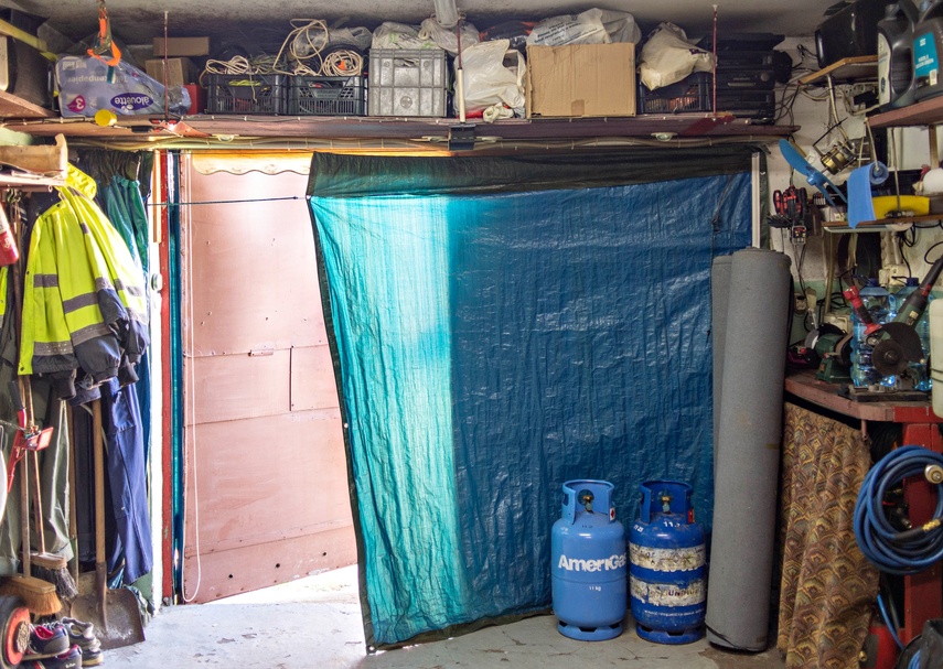 70-latek od pół roku mieszka w garażu, bez wody i ogrzewania zdjęcie nr 338088 70-latek od pół roku mieszka w garażu, bez wody i ogrzewania zdjęcie nr 338088