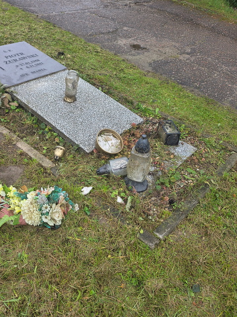 Czytelniczka: Tam też leżą ludzie zdjęcie nr 338415 Czytelniczka: Tam też leżą ludzie zdjęcie nr 338415