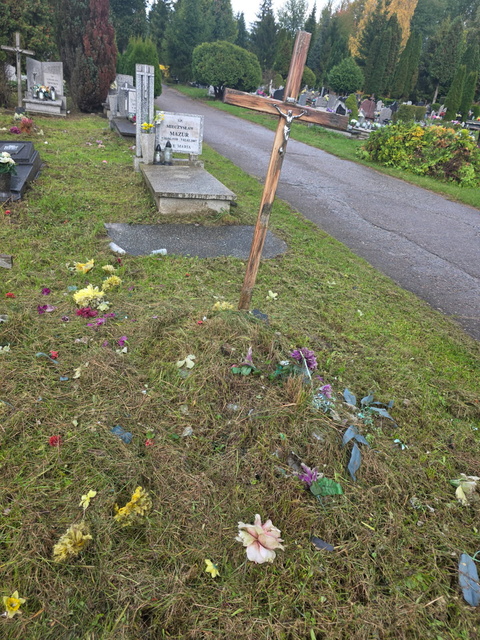Czytelniczka: Tam też leżą ludzie zdjęcie nr 338387 Czytelniczka: Tam też leżą ludzie zdjęcie nr 338387
