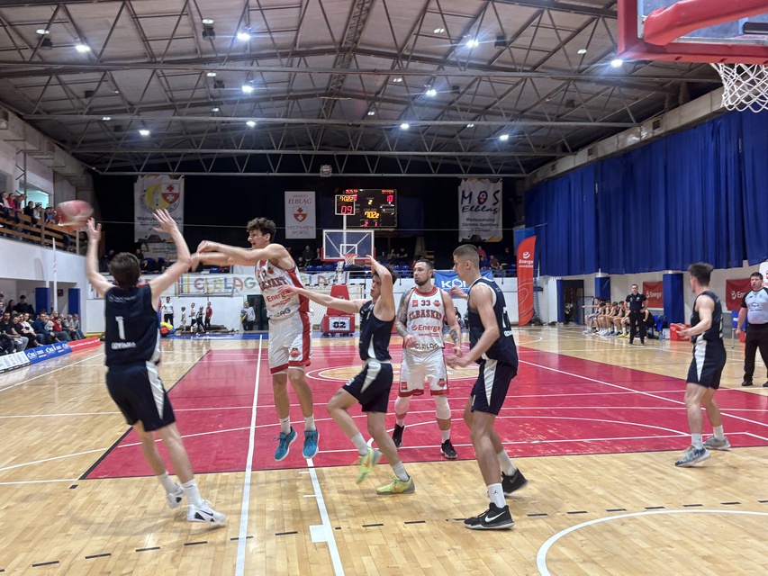 Przekonujące zwycięstwo koszykarzy zdjęcie nr 338580