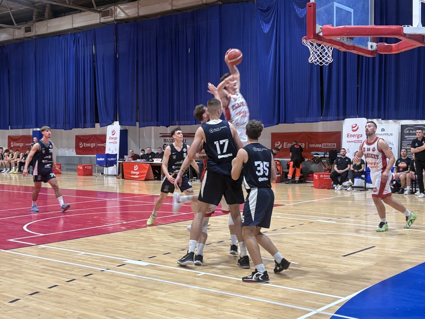 Przekonujące zwycięstwo koszykarzy zdjęcie nr 338592