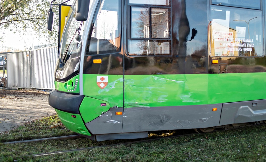Kolizja auta dostawczego z tramwajem zdjęcie nr 338712