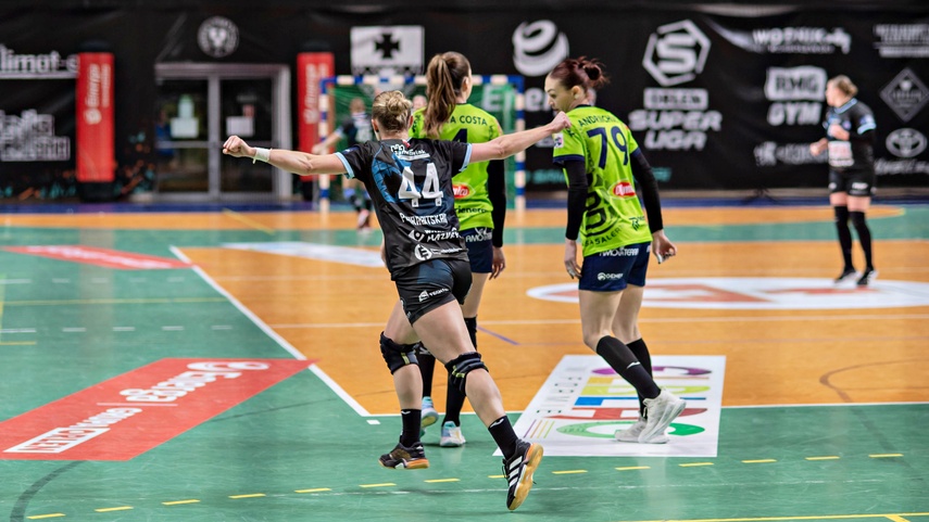 Pierwsza potyczka na remis zdjęcie nr 338899