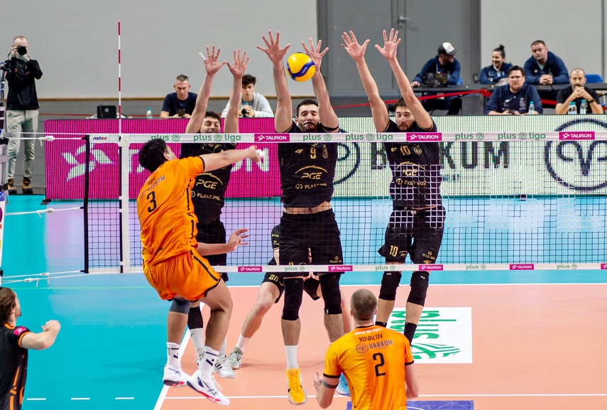 Sensacja pod siatką zdjęcie nr 339235