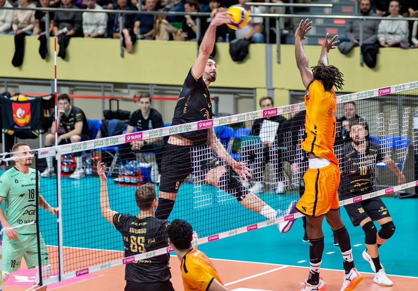 Sensacja pod siatką zdjęcie nr 339262