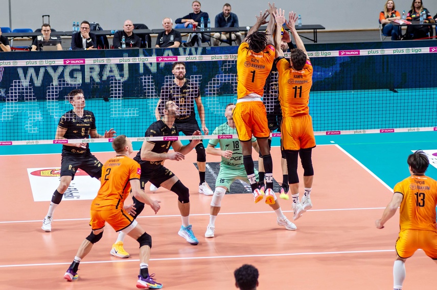 Sensacja pod siatką zdjęcie nr 339244