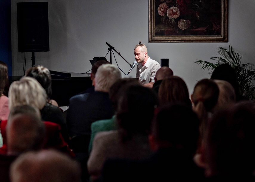 Alicja i Grzegorz stypendystami Elbląskiego Towarzystwa Kulturalnego zdjęcie nr 339407