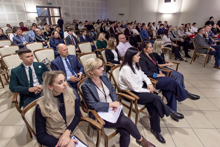 Stypendia dla najzdolniejszych zdjęcie nr 339408