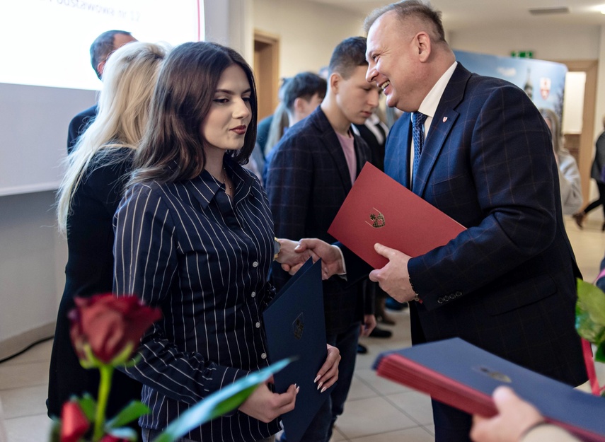 Stypendia dla najzdolniejszych zdjęcie nr 339418