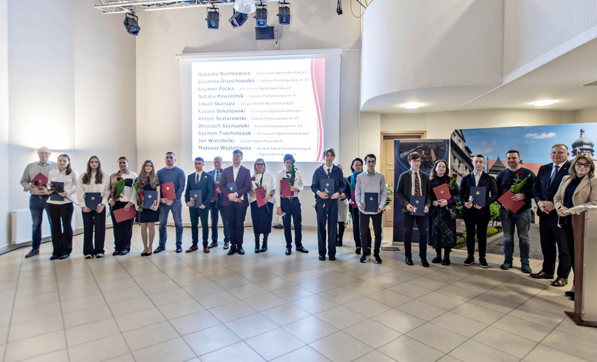 Stypendia dla najzdolniejszych zdjęcie nr 339426