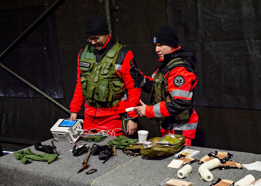 Cywile w gotowości zdjęcie nr 339623