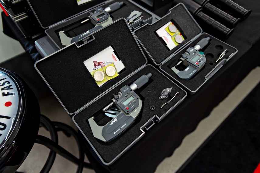 Nowe maszyny CNC w Centrum Kształcenia zdjęcie nr 339897