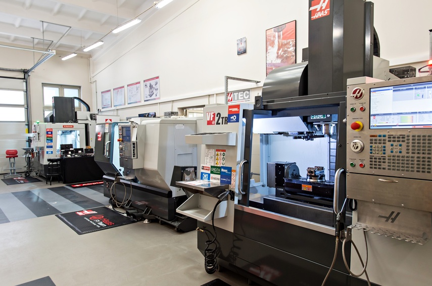 Nowe maszyny CNC w Centrum Kształcenia zdjęcie nr 339898