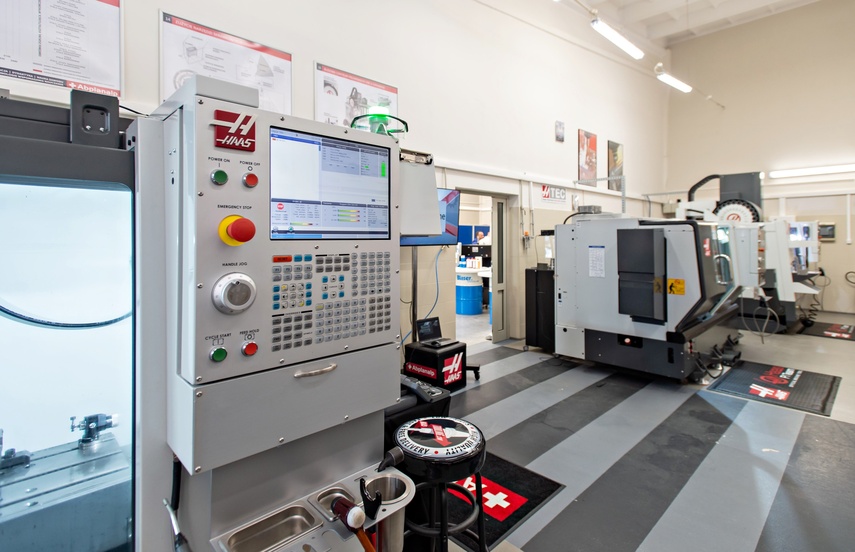 Nowe maszyny CNC w Centrum Kształcenia zdjęcie nr 339894