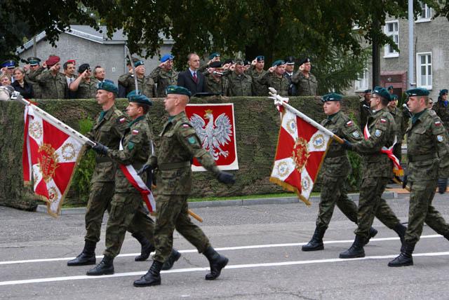 Minister chwali nowego dowódcę zdjęcie nr 27348