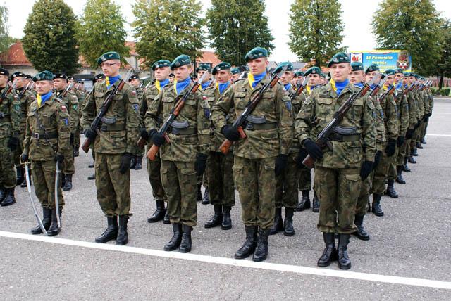 Minister chwali nowego dowódcę zdjęcie nr 27332