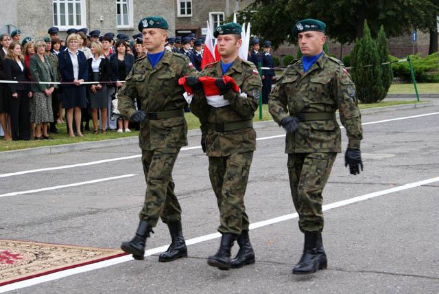 Minister chwali nowego dowódcę zdjęcie nr 27338