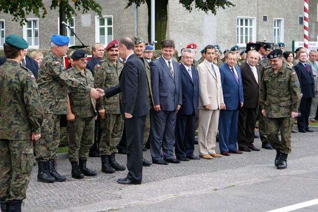 Minister chwali nowego dowódcę zdjęcie nr 27335