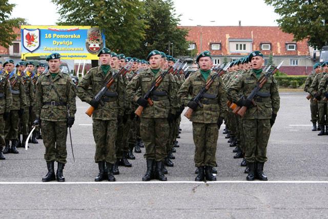 Minister chwali nowego dowódcę zdjęcie nr 27340