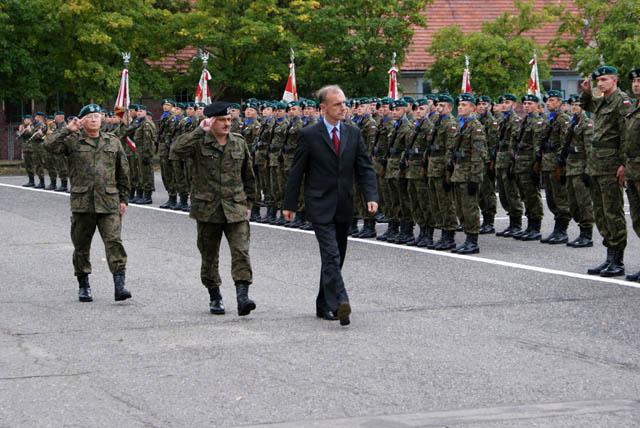 Minister chwali nowego dowódcę zdjęcie nr 27334
