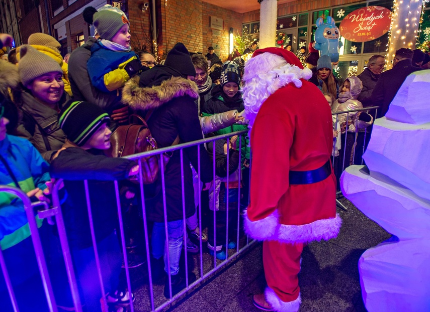 Choinka już świeci zdjęcie nr 340069