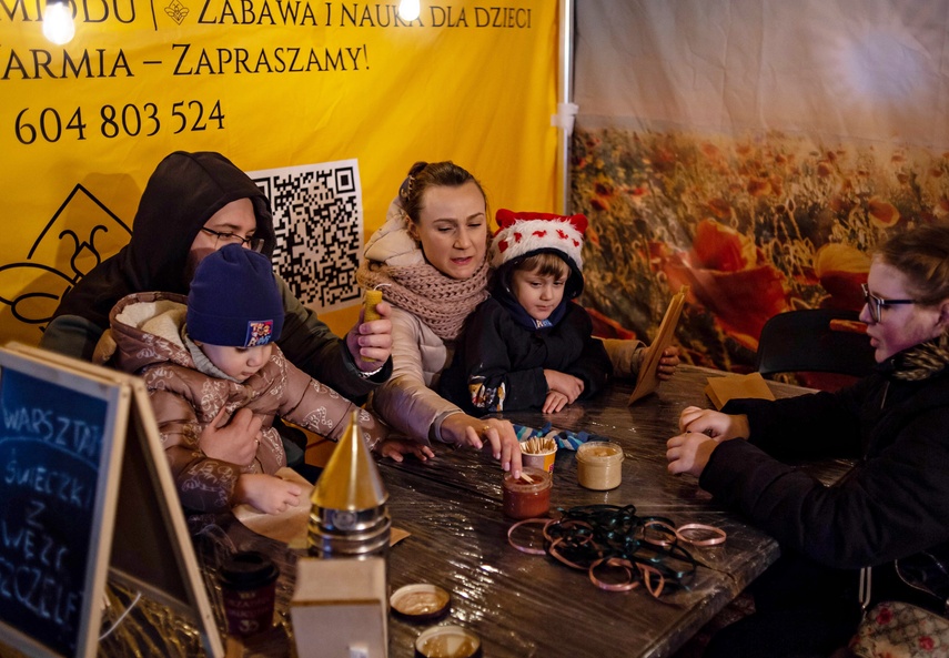 Choinka już świeci zdjęcie nr 340084