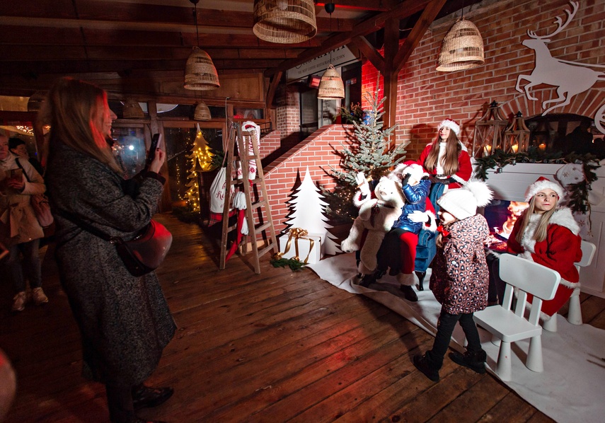 Choinka już świeci zdjęcie nr 340077