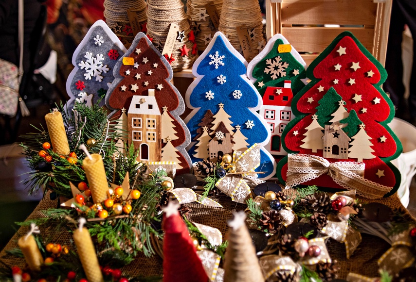 Choinka już świeci zdjęcie nr 340085