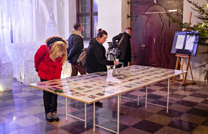 Św. Mikołaj na przystanku PKS zdjęcie nr 340106