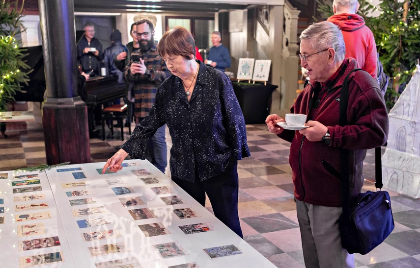 Św. Mikołaj na przystanku PKS zdjęcie nr 340098