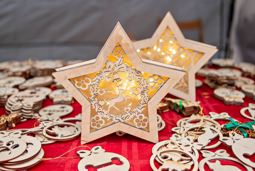 Trwa Jarmark Bożonarodzeniowy zdjęcie nr 340128