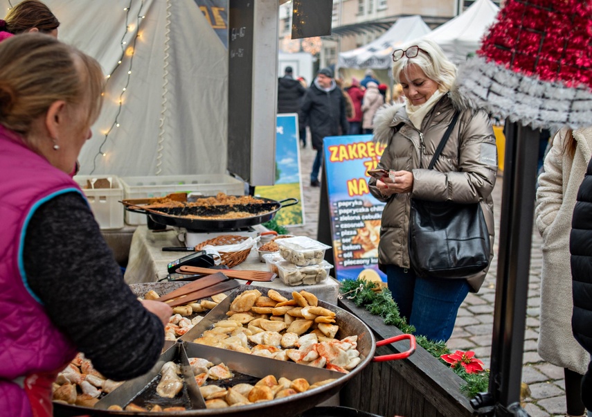 Trwa Jarmark Bożonarodzeniowy zdjęcie nr 340127