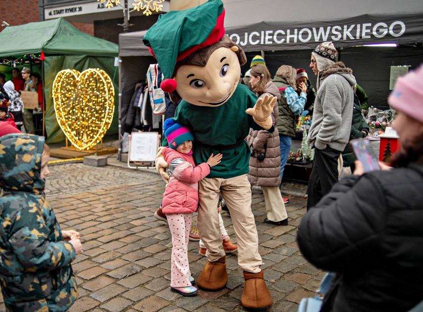 Trwa Jarmark Bożonarodzeniowy zdjęcie nr 340148