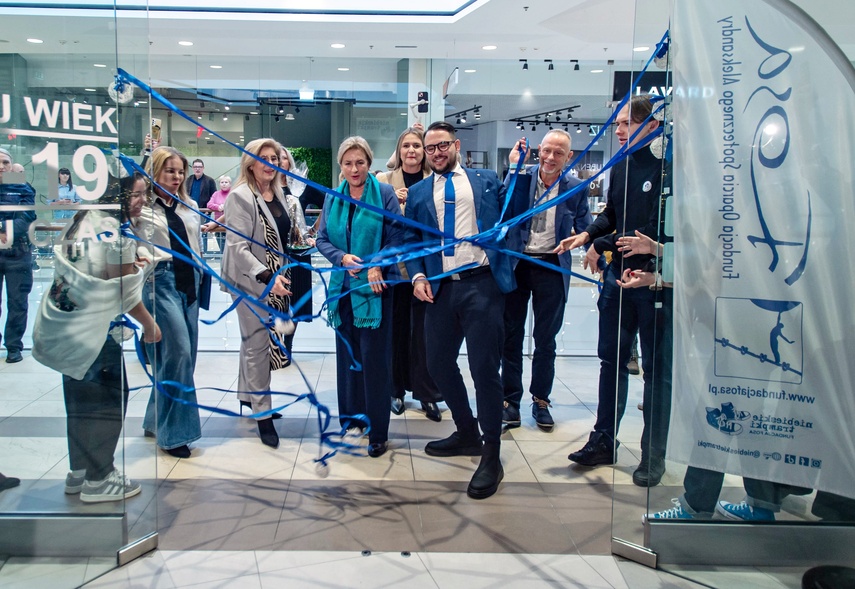 Niebieskie Trampki. Bez hejtu, bez używek i agresji zdjęcie nr 340300