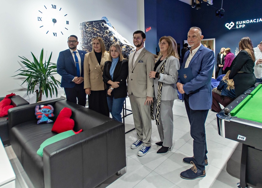 Niebieskie Trampki. Bez hejtu, bez używek i agresji zdjęcie nr 340313