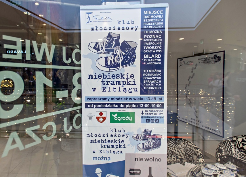 Niebieskie Trampki. Bez hejtu, bez używek i agresji zdjęcie nr 340295