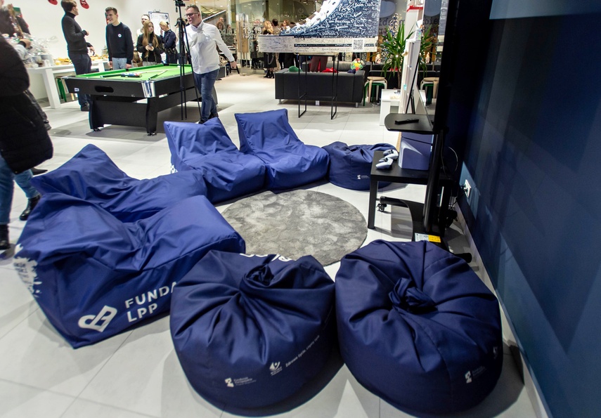 Niebieskie Trampki. Bez hejtu, bez używek i agresji zdjęcie nr 340302