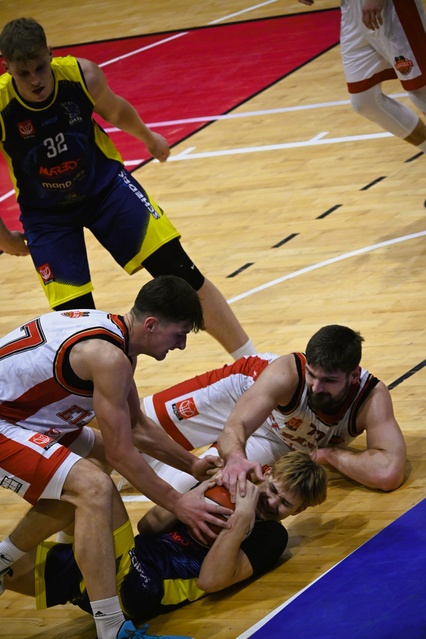 Prowadzili tylko raz, przegrali w końcówce zdjęcie nr 340514