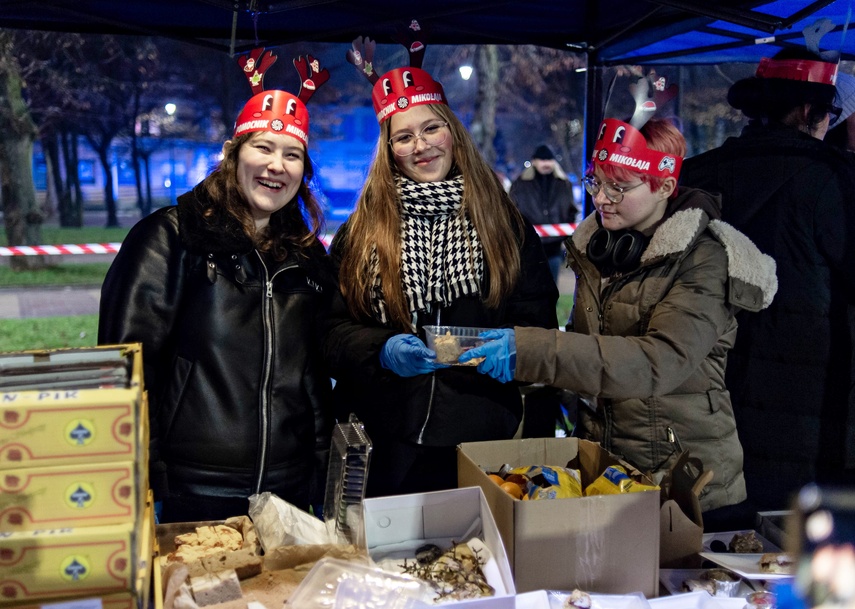 Nigdy nie jesteś sam, czyli wigilia na placu Dworcowym zdjęcie nr 340845
