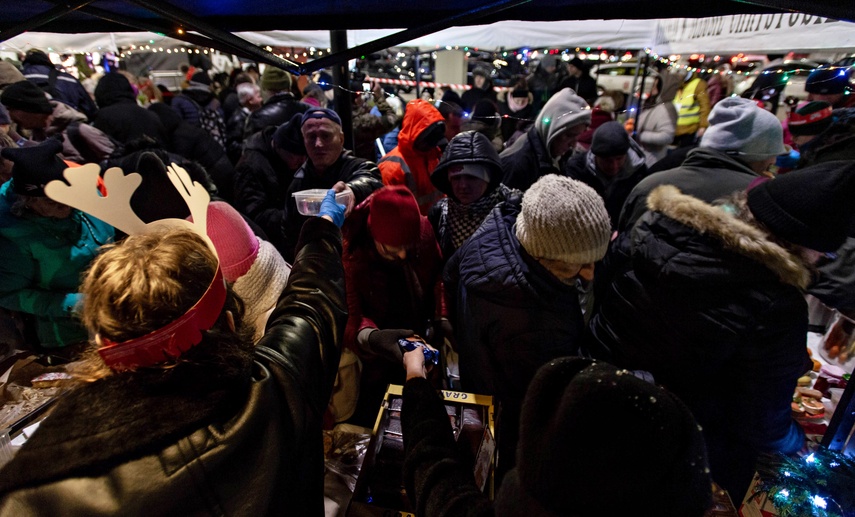 Nigdy nie jesteś sam, czyli wigilia na placu Dworcowym zdjęcie nr 340855