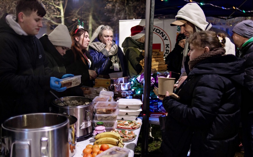 Nigdy nie jesteś sam, czyli wigilia na placu Dworcowym zdjęcie nr 340850