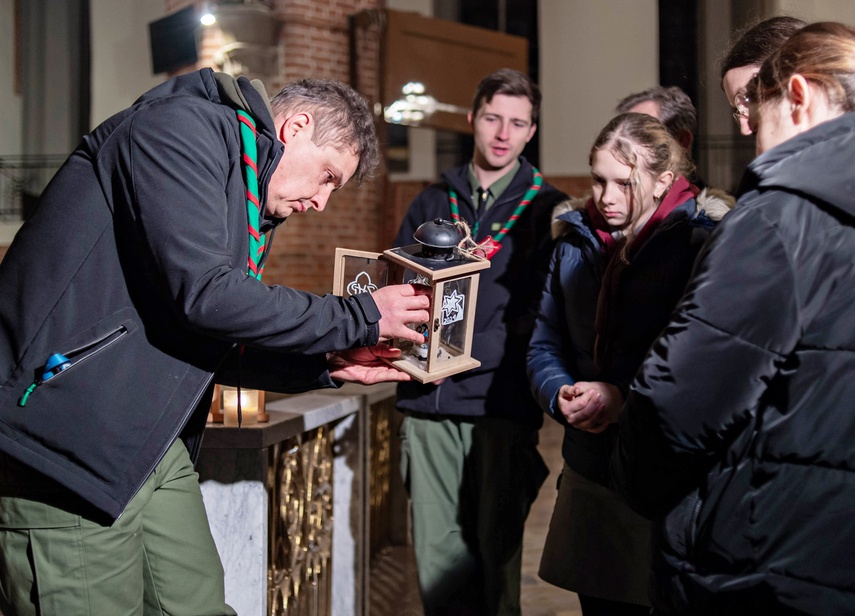 Harcerski ogień z Betlejem zdjęcie nr 340876