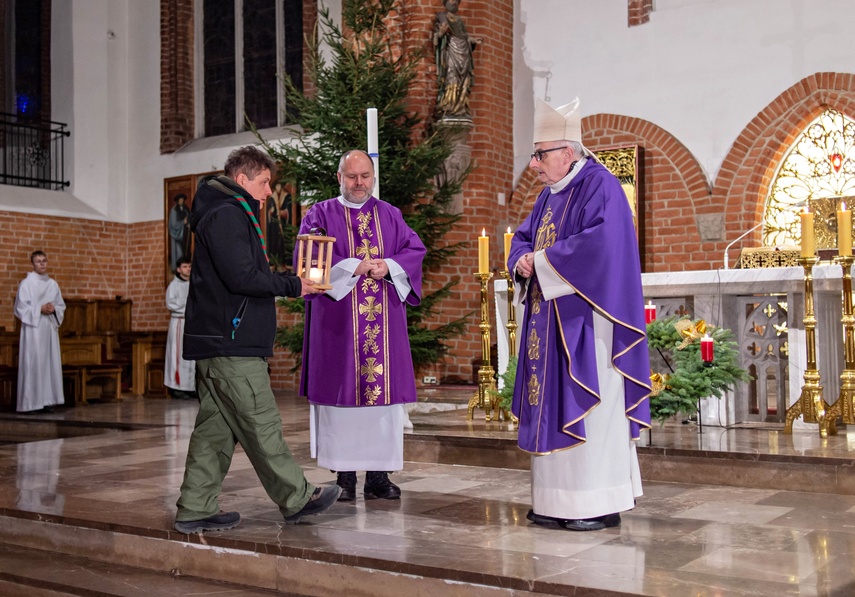 Harcerski ogień z Betlejem zdjęcie nr 340872