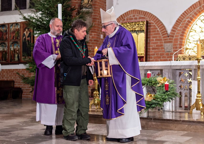 Harcerski ogień z Betlejem zdjęcie nr 340873