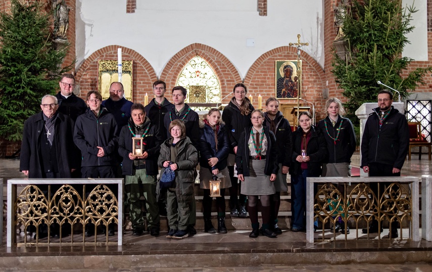 Harcerski ogień z Betlejem zdjęcie nr 340878