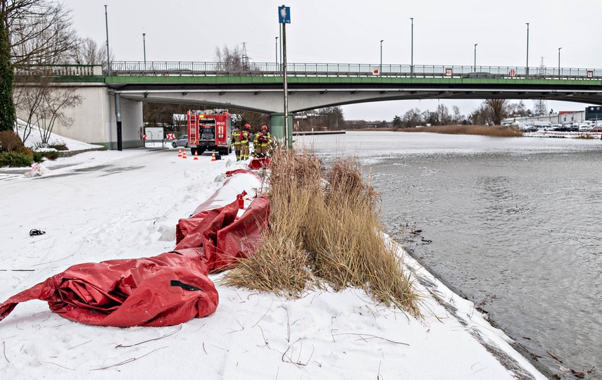 To się ogląda Stan alarmowy na rzece Elbląg