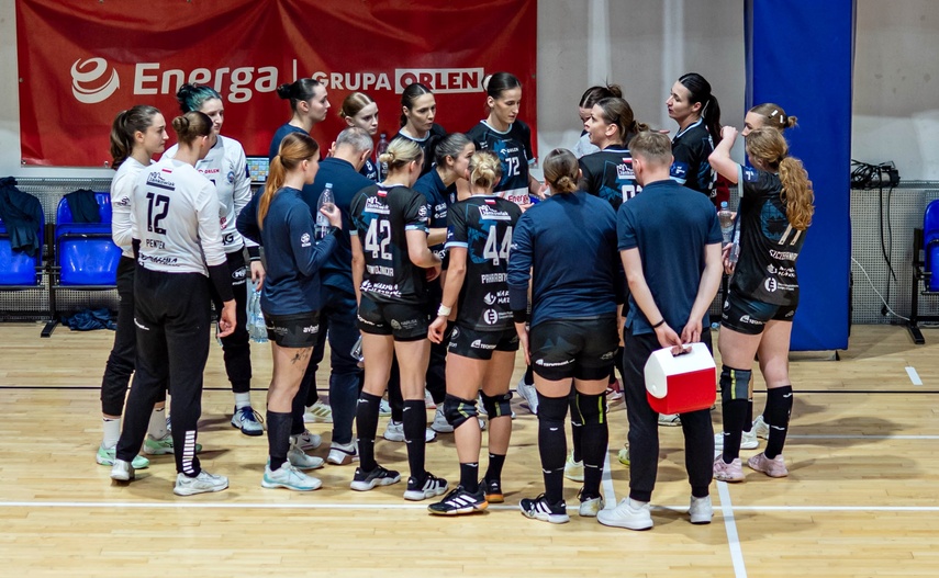 Trudna sytuacja Startu zdjęcie nr 341151